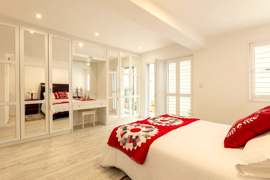 4 Bedroom Property for Sale in Paradise Beach Western Cape